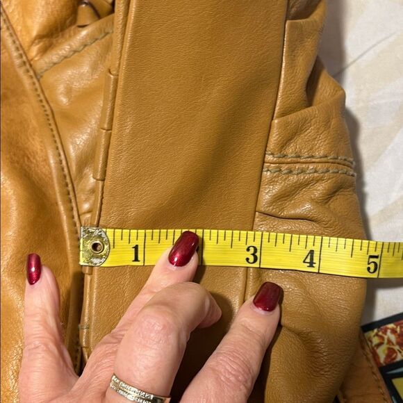 Tignanello Camel Leather Crossbody Bag - EUC - Picture 14 of 15